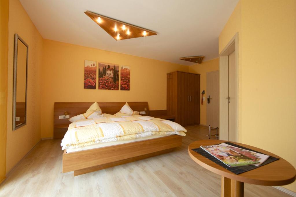 Hôtel Kleines Landhaus Wendel à Kapellen-Drusweiler Extérieur photo