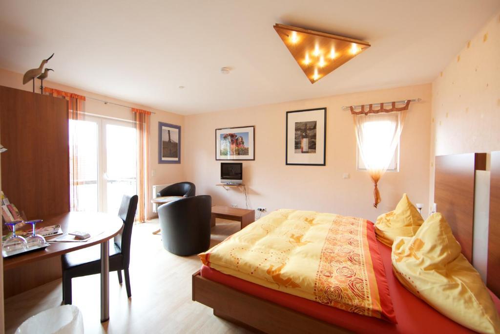 Hôtel Kleines Landhaus Wendel à Kapellen-Drusweiler Extérieur photo