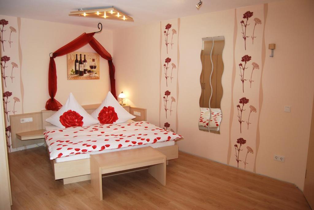 Hôtel Kleines Landhaus Wendel à Kapellen-Drusweiler Extérieur photo
